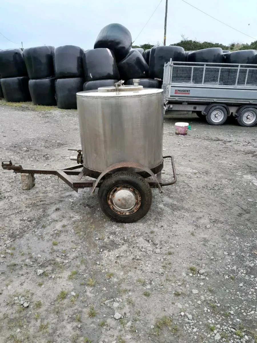 mobile bulktank on wheels - Image 1