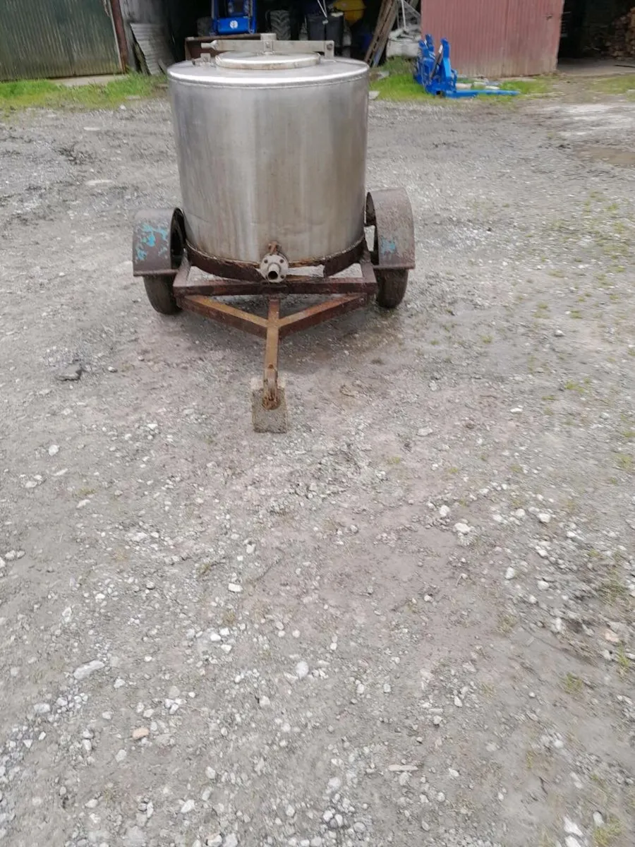 mobile bulktank on wheels - Image 2