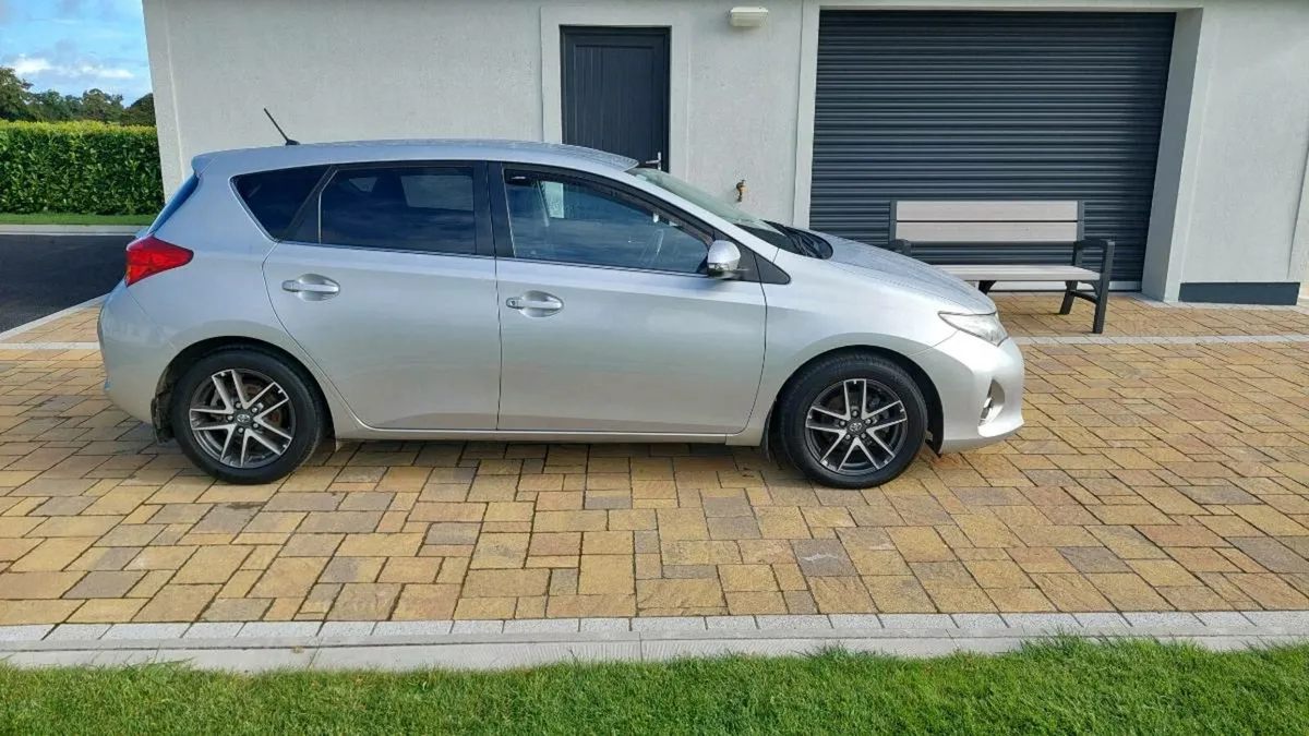 Toyota Auris - Image 2