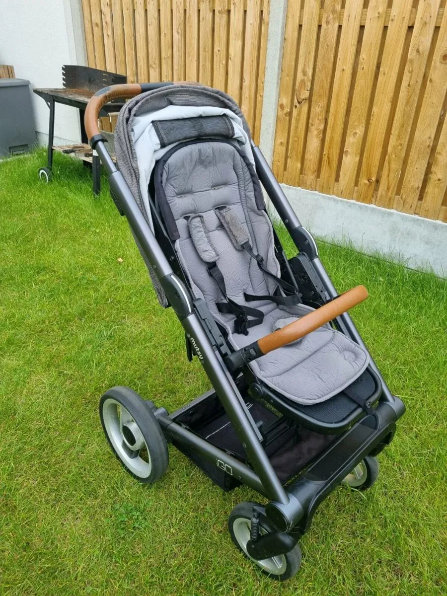 Baby stroller - Image 1