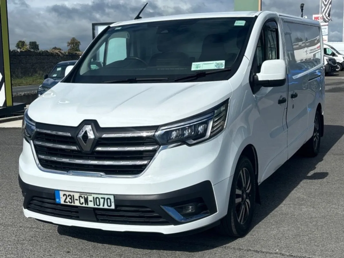 Renault Trafic 150 Extra Sport Mint Condition - Image 3