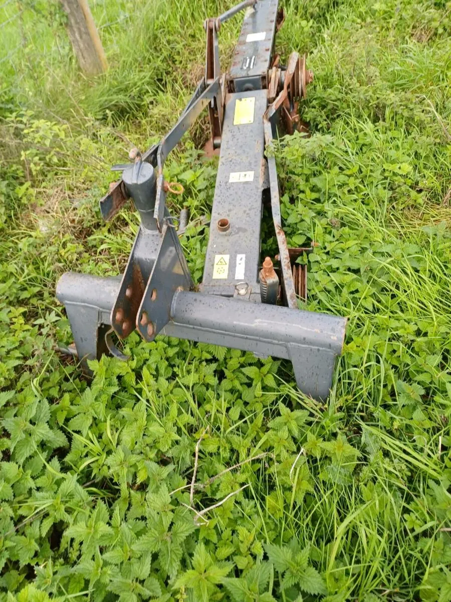 For spares kverneland 5'6 drum mower, also kuhn - Image 1