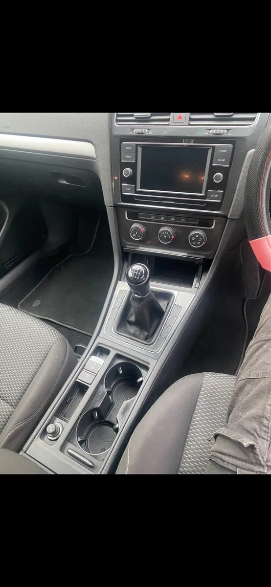 Volkswagen Golf 2019 6speed manual - Image 4