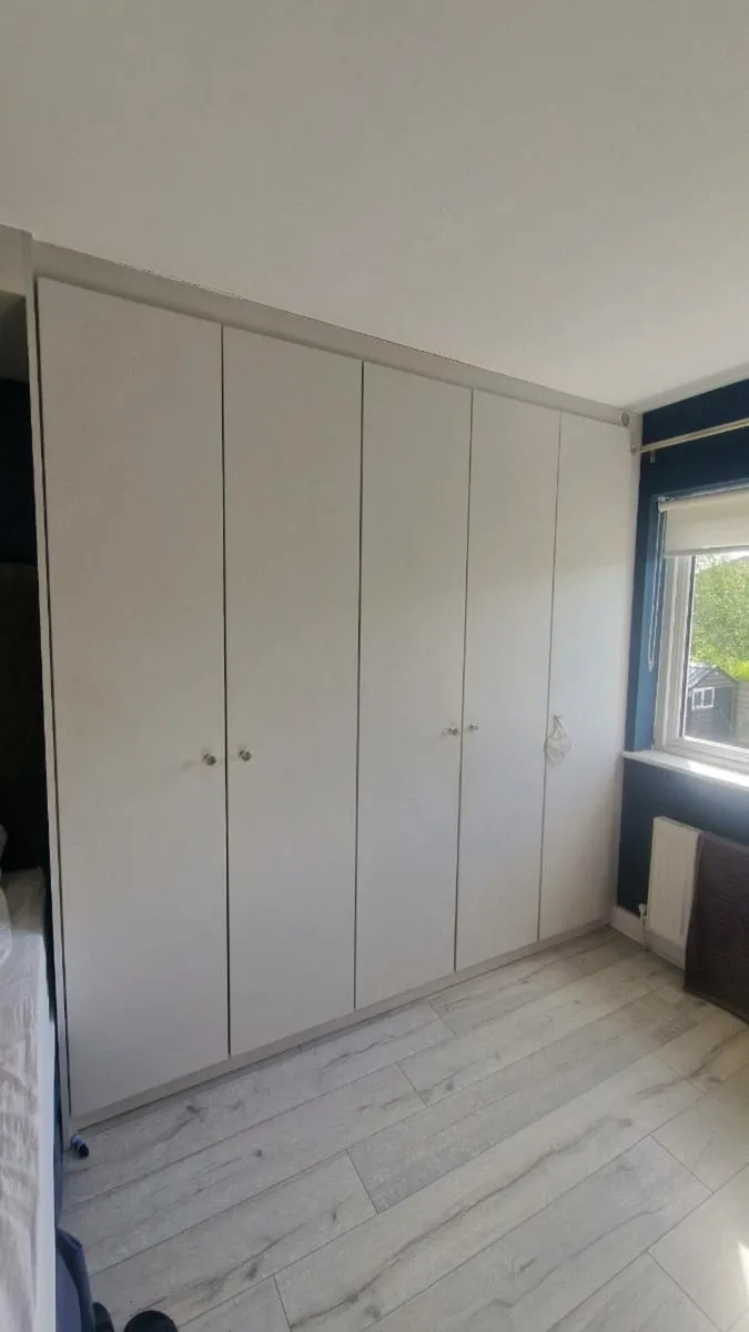 Wardrobe doors and dressing table - Image 2