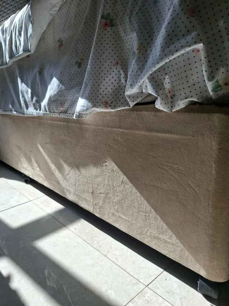 Single bed base