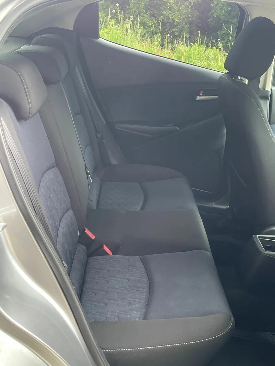 2015 (151) Mazda 2 Executive 1.5 petrol 5 door - Image 4