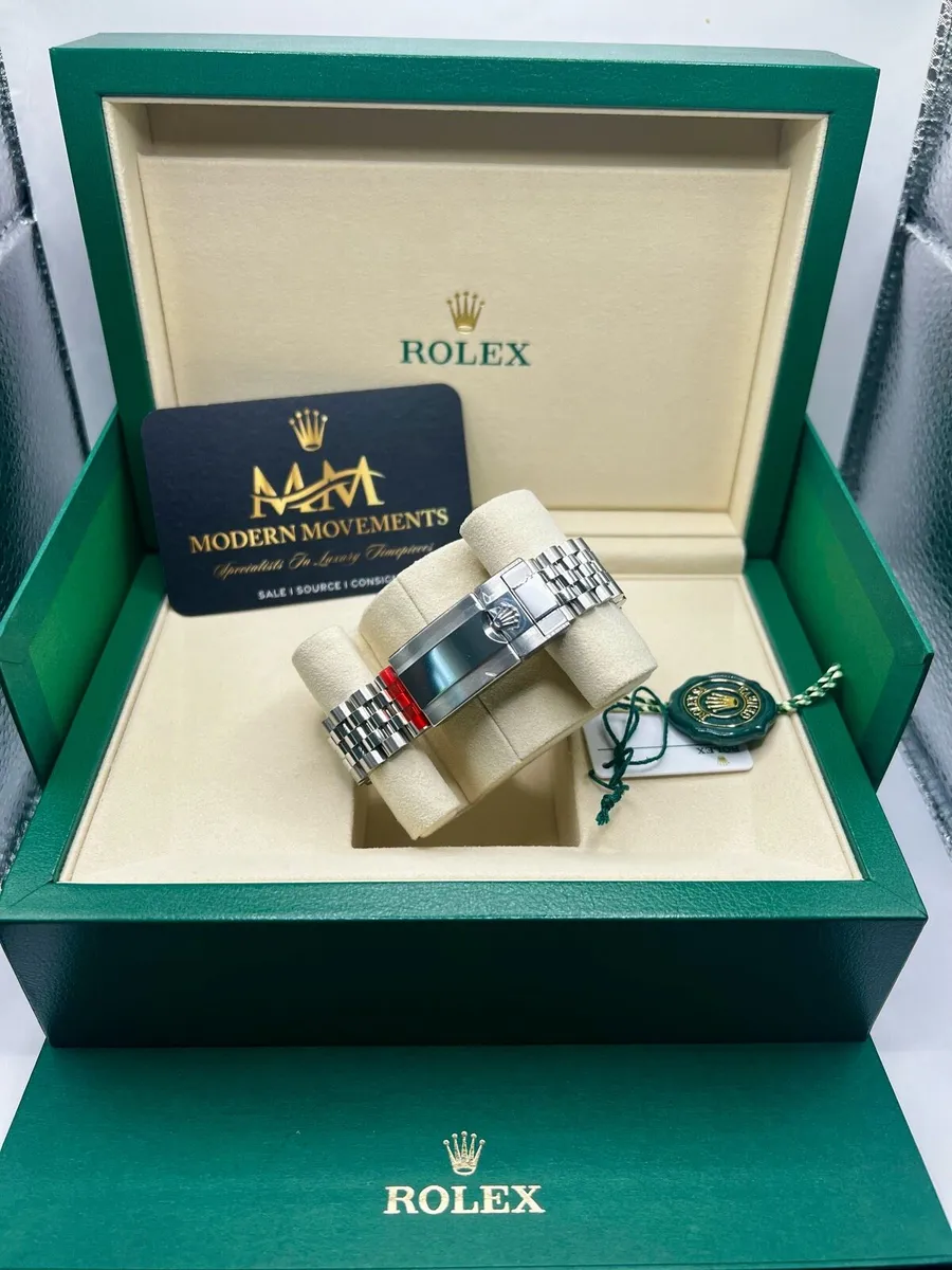 2025 Rolex gmt master ii “ Bruce Wayne “ jubilee - Image 3