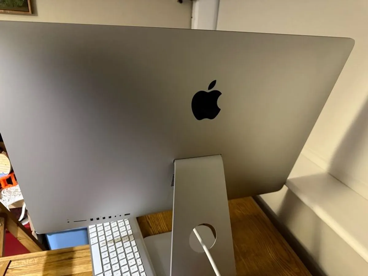 Apple iMac 27 inch 2019 Intel Retina 5K display - Image 3