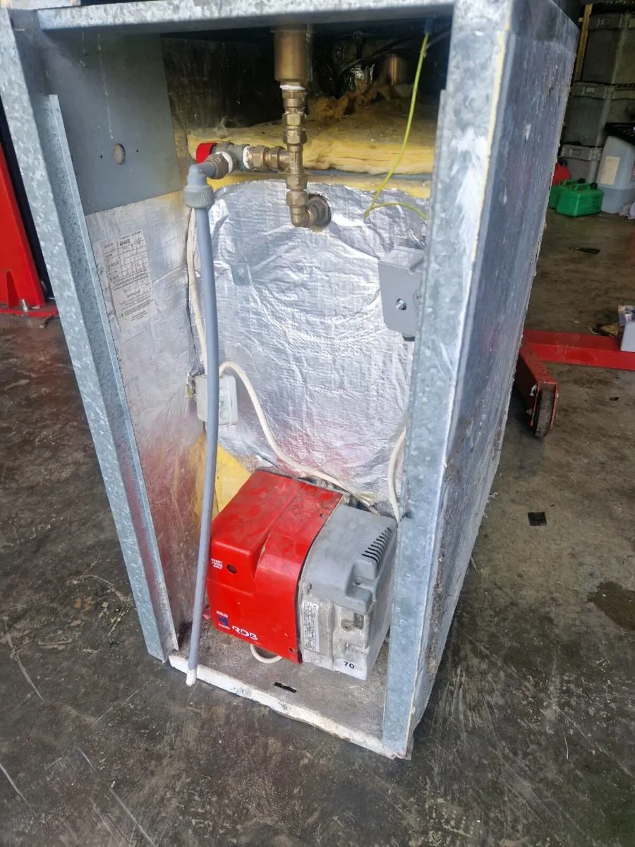 Oil burner - Image 1