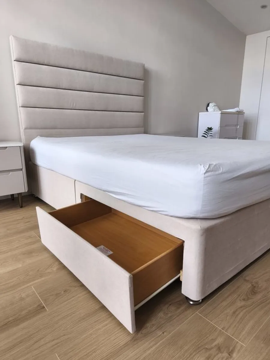 King size bed - Image 2