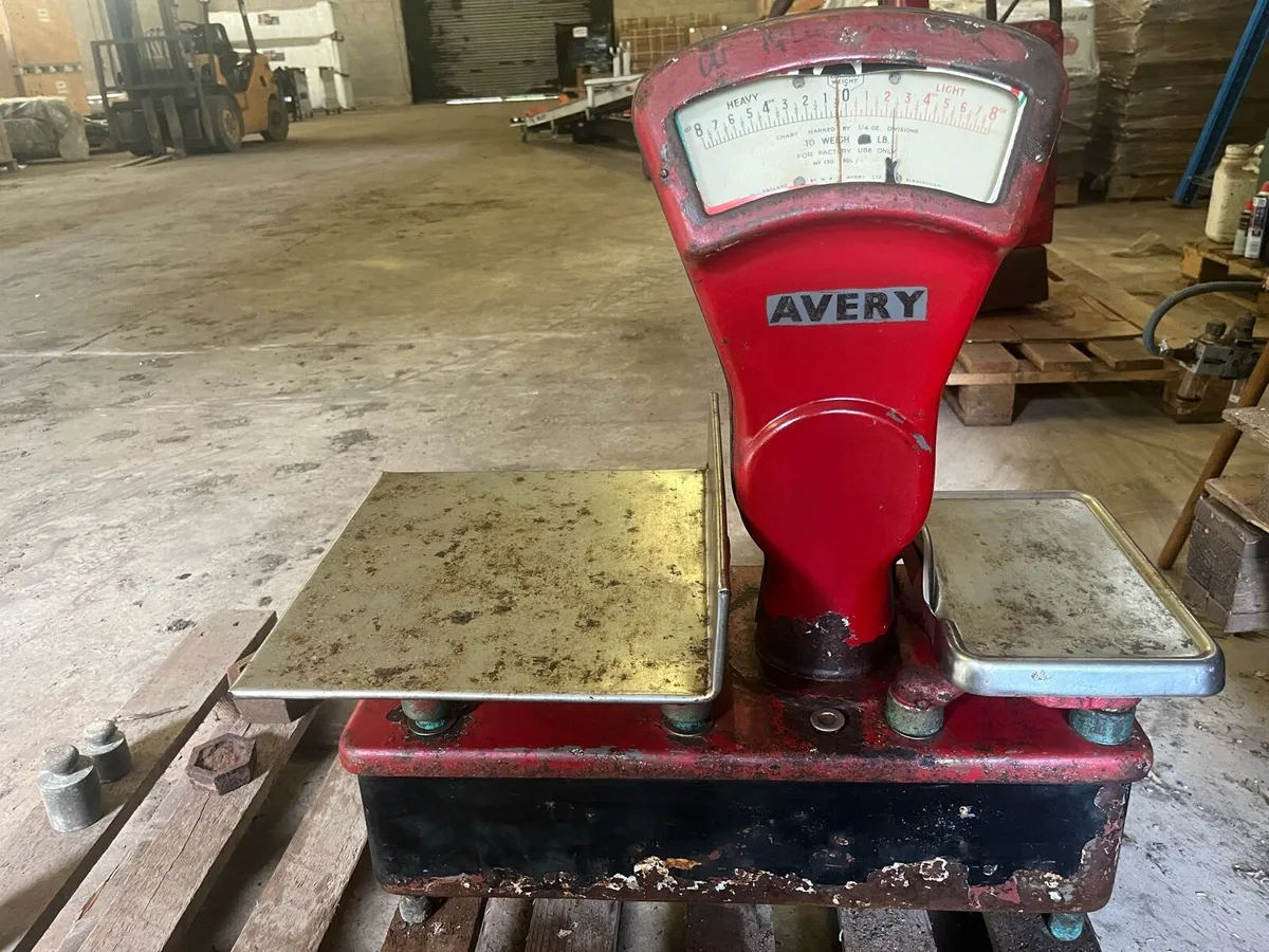 Antique Avery Bench Weighing Scales - Image 1
