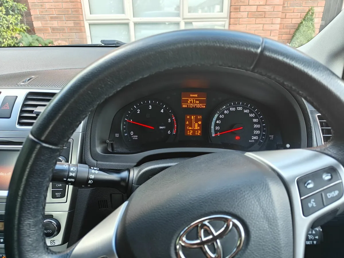 Toyota Avensis 2015 - Image 4