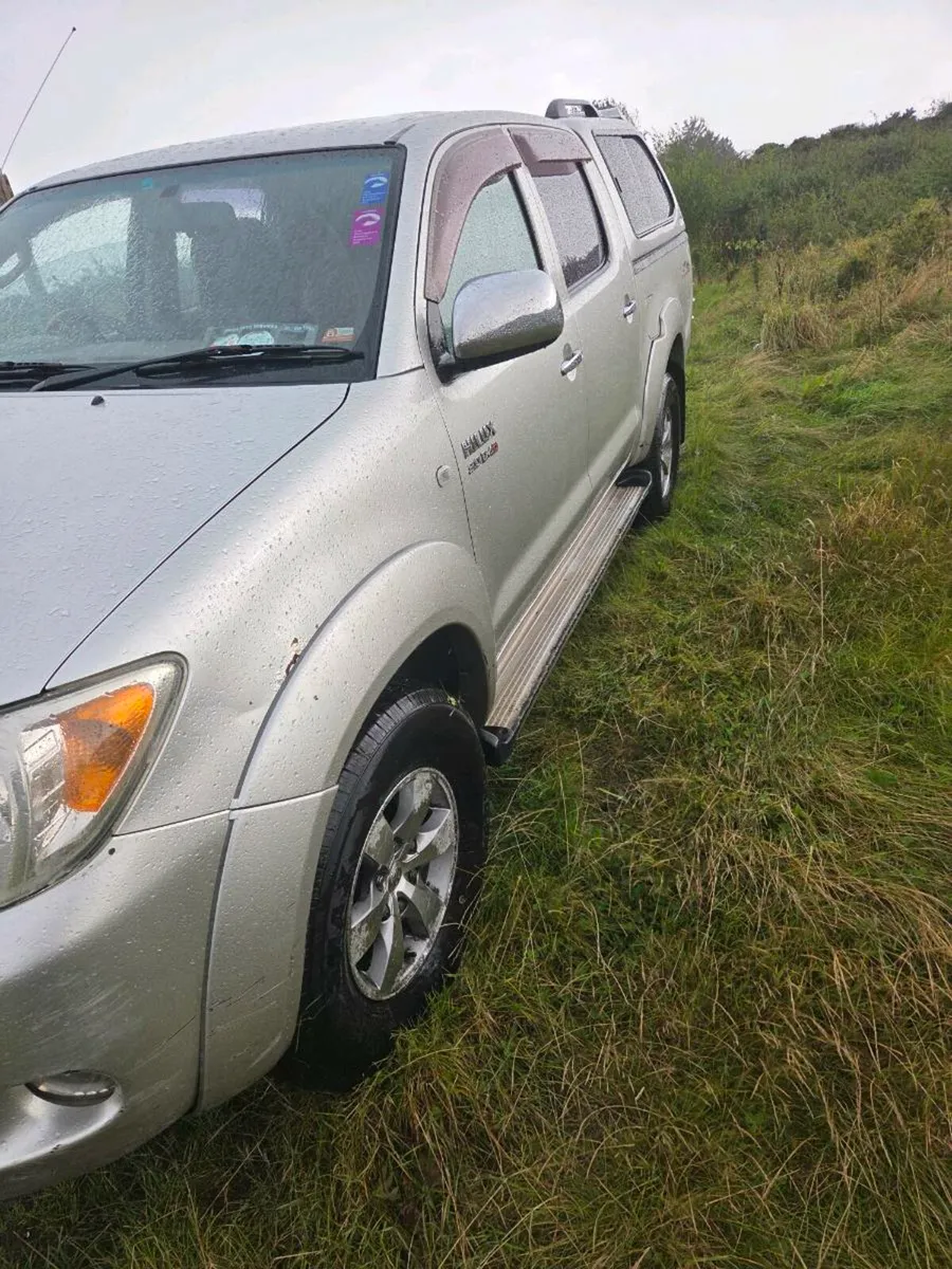 Toyota hilux - Image 3