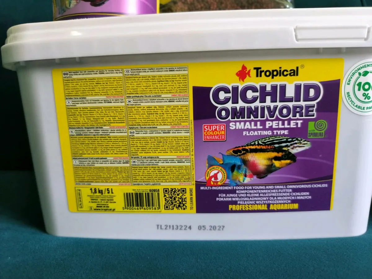 Tropical fish food - Image 1
