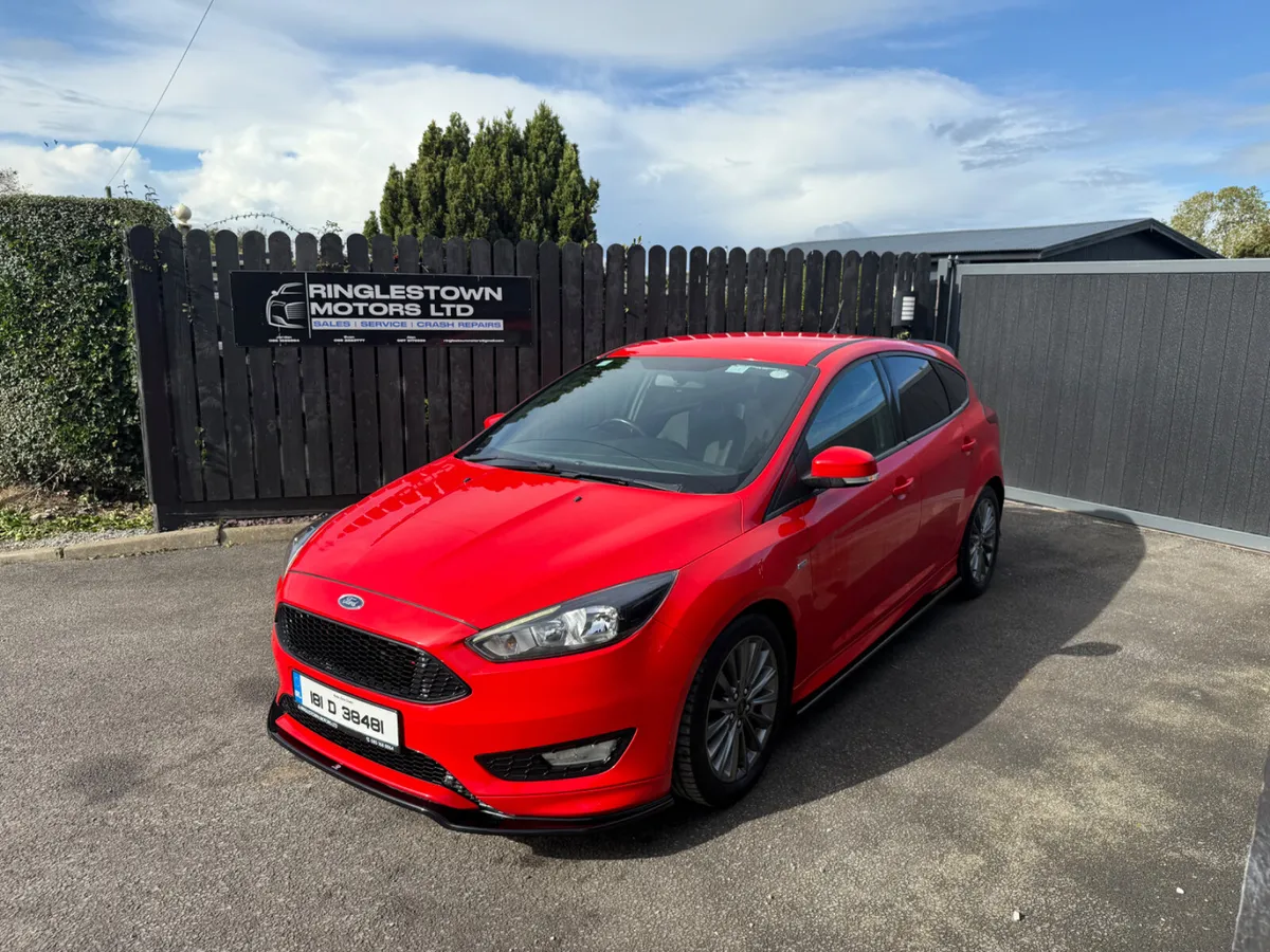 2018 Ford Focus ST-Line - Image 3