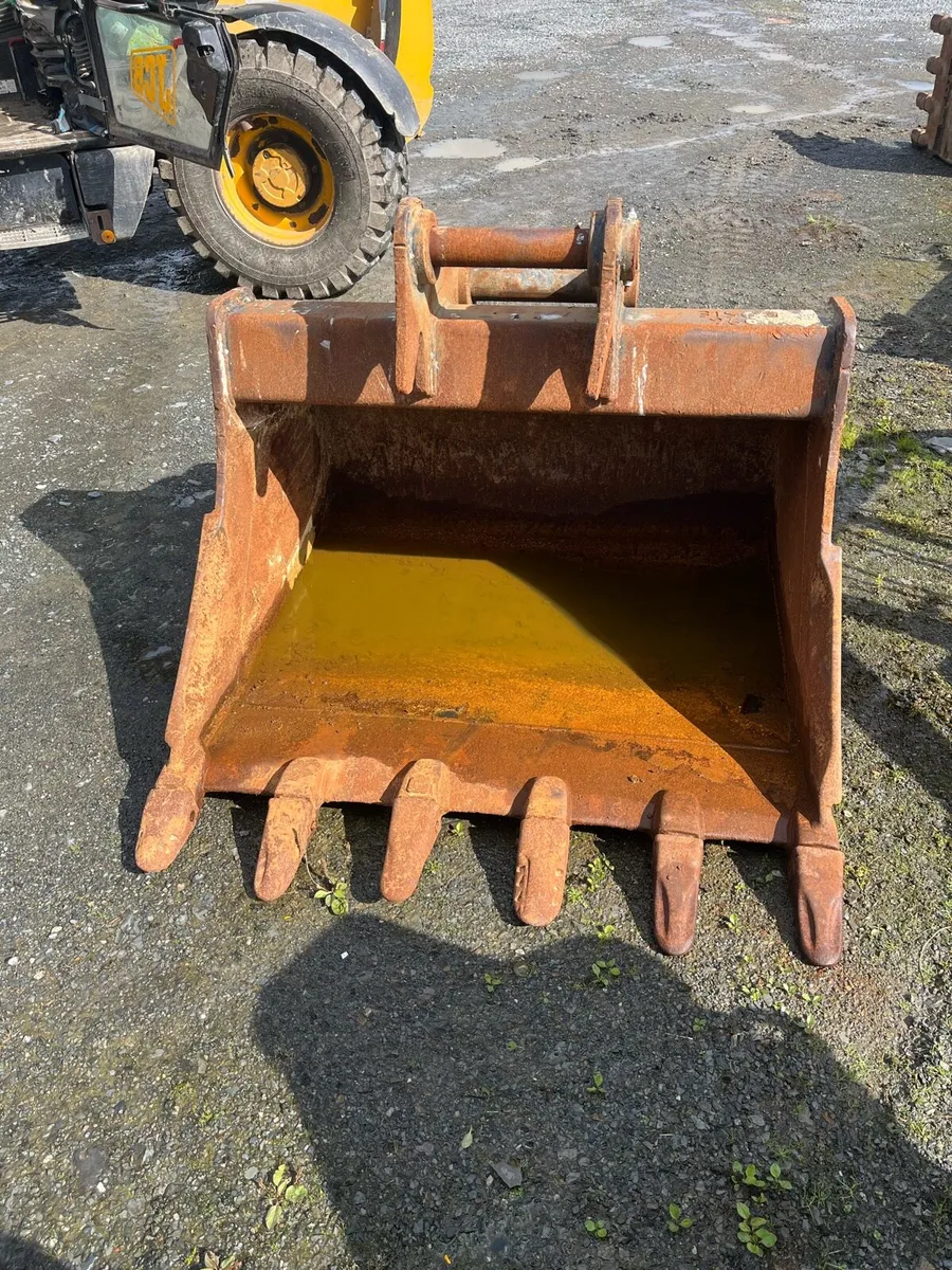 5” rhinox HD bucket - Image 1