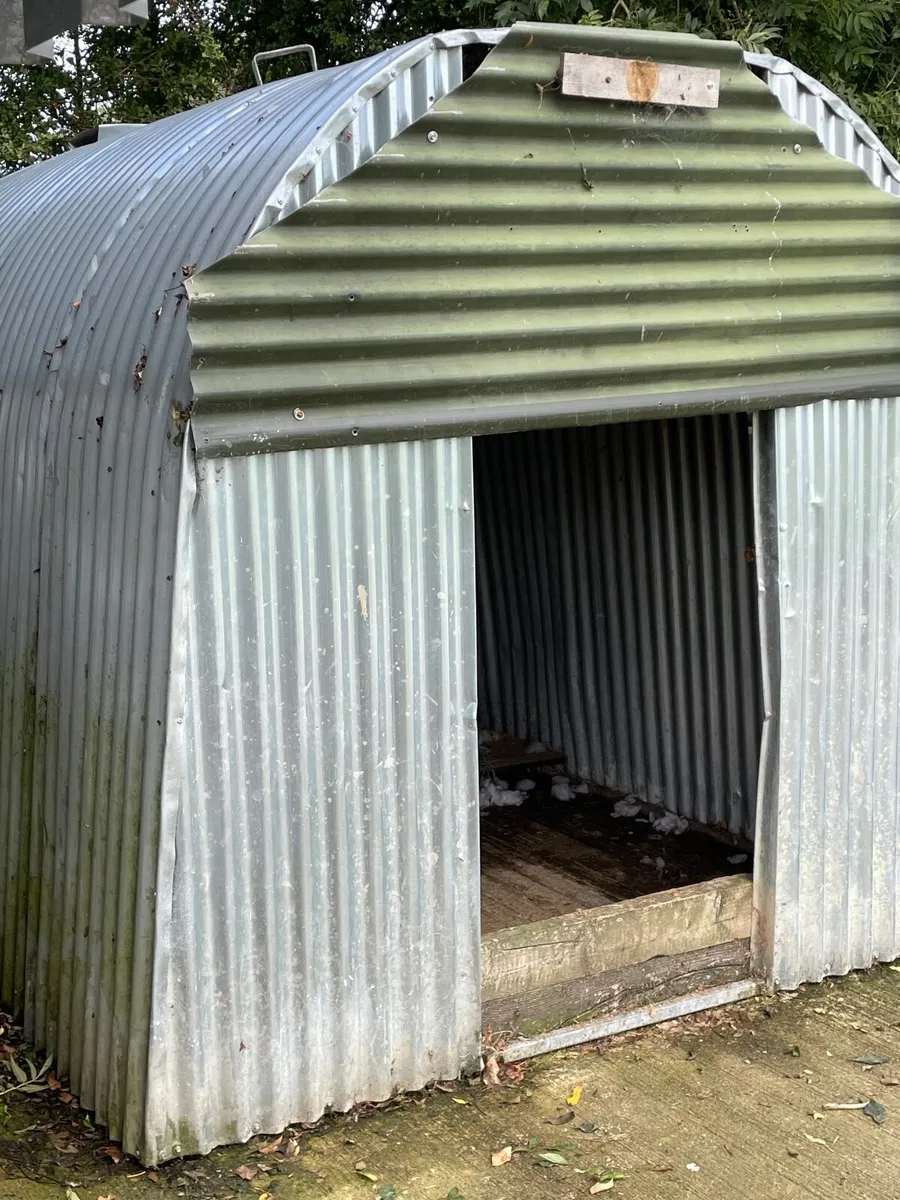 Calf hutch - Image 2