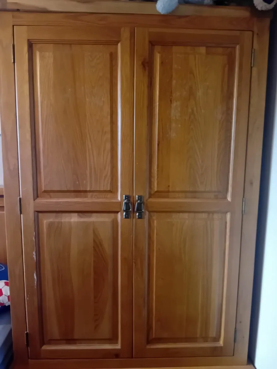 Solid white oak bedroom furniture - Image 2