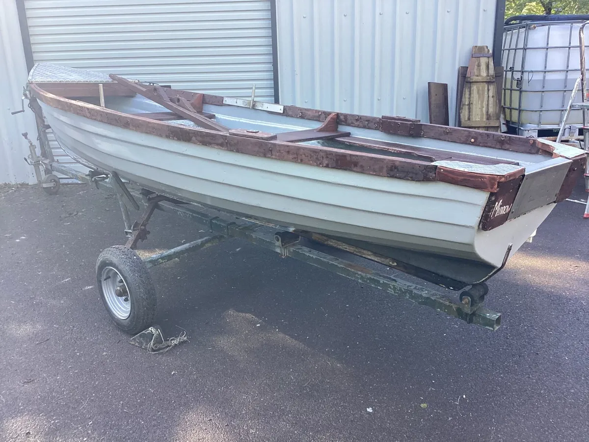 Lake Boat - Image 3