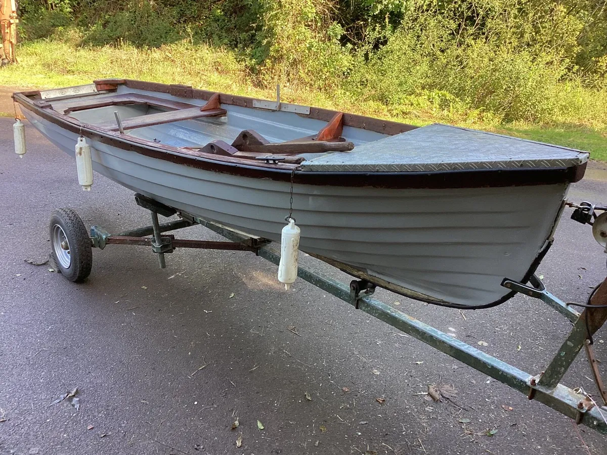 Lake Boat - Image 1