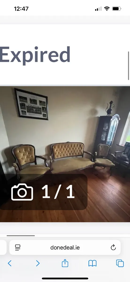 Couch and chairs - Image 1