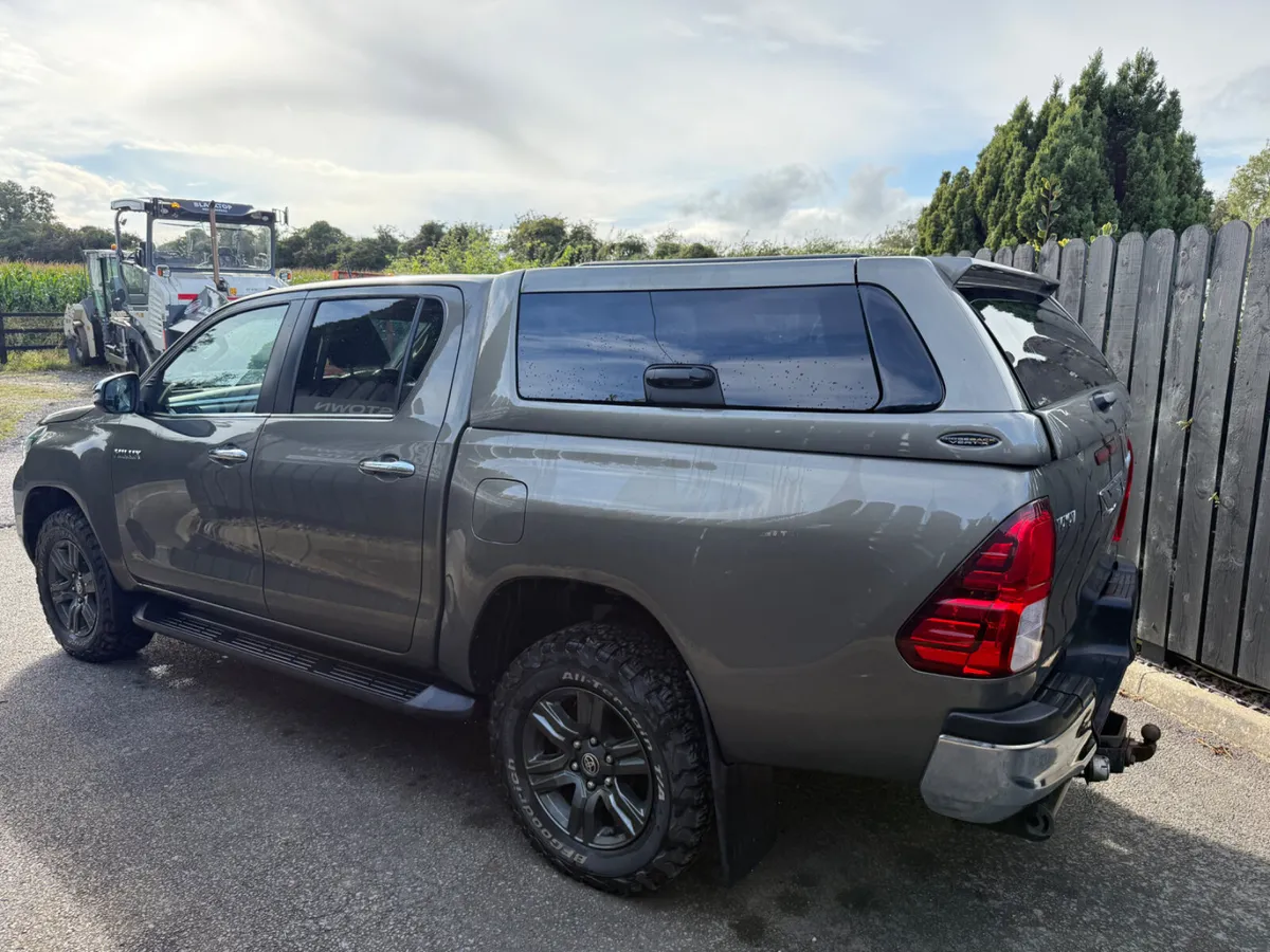 Toyota Hilux 2021 - Image 4