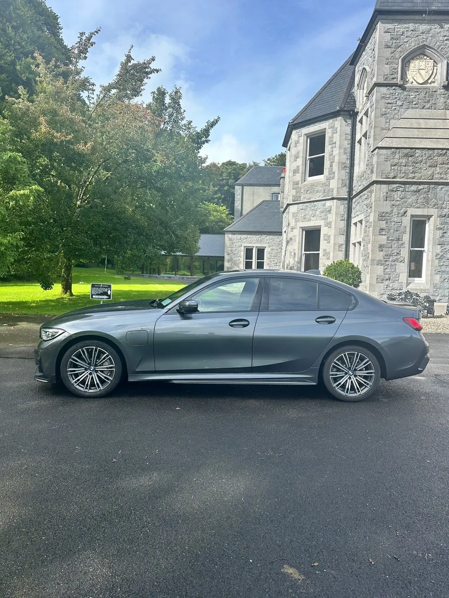 BMW 3 series M-Sport 330e - Image 3