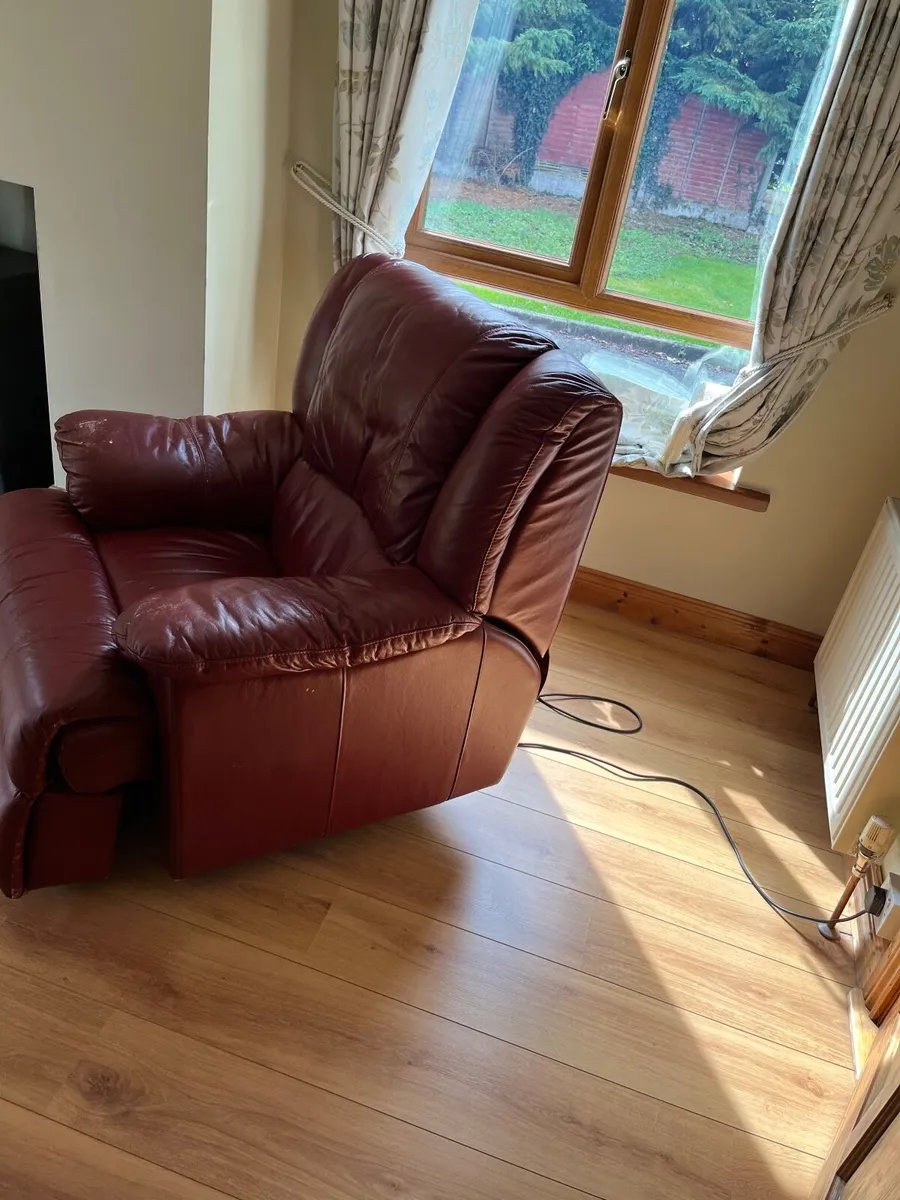 2 Recliner chairs (red and brown ) - Image 1