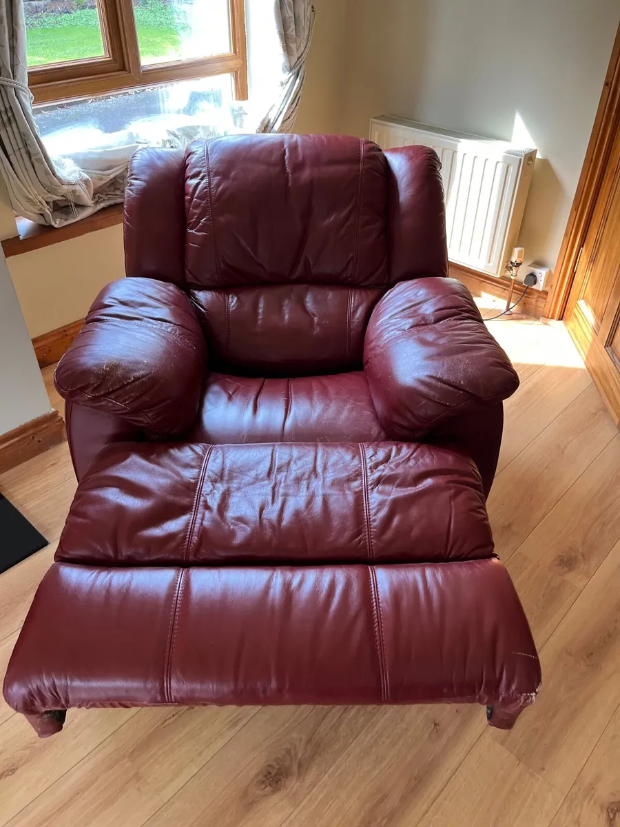 2 Recliner chairs (red and brown ) - Image 2