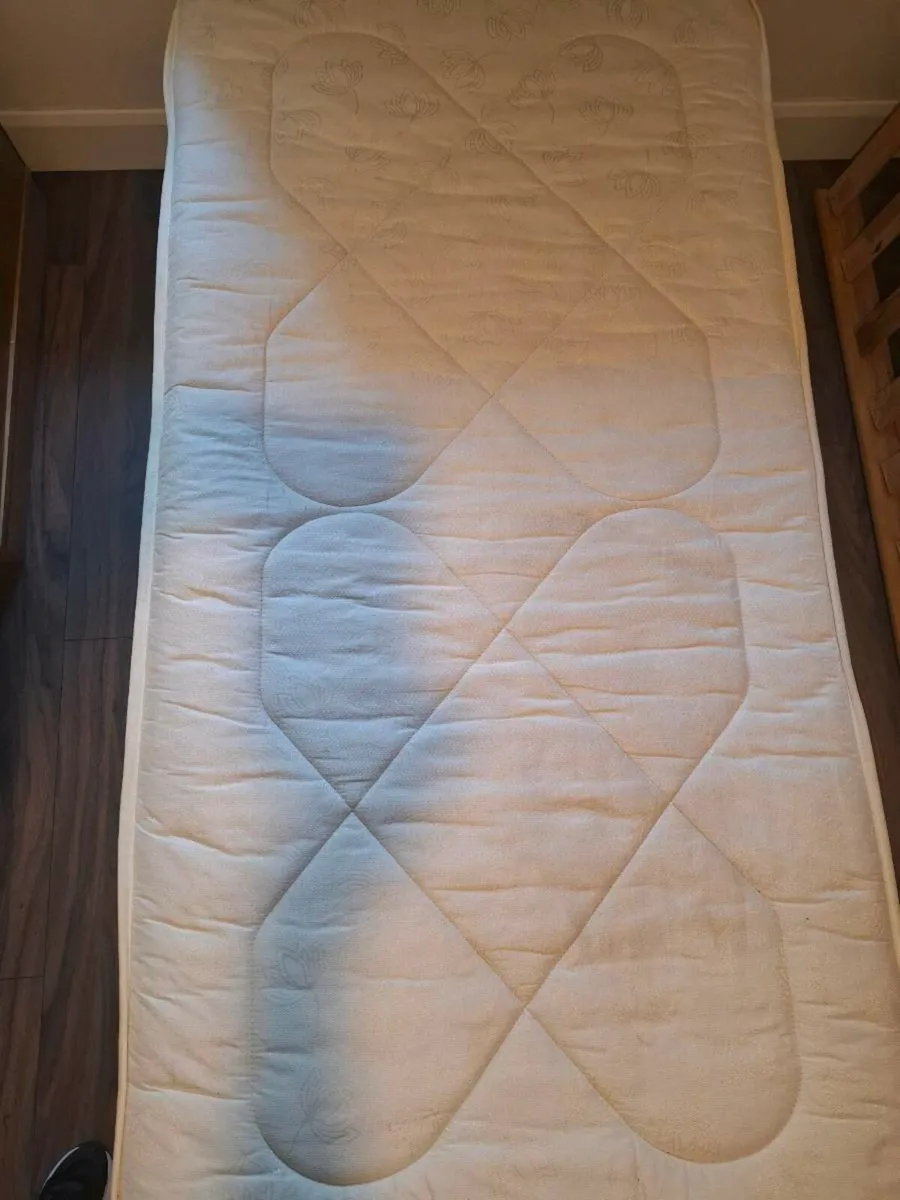 Single bed Diamond studded headboard & mattress. - Image 2
