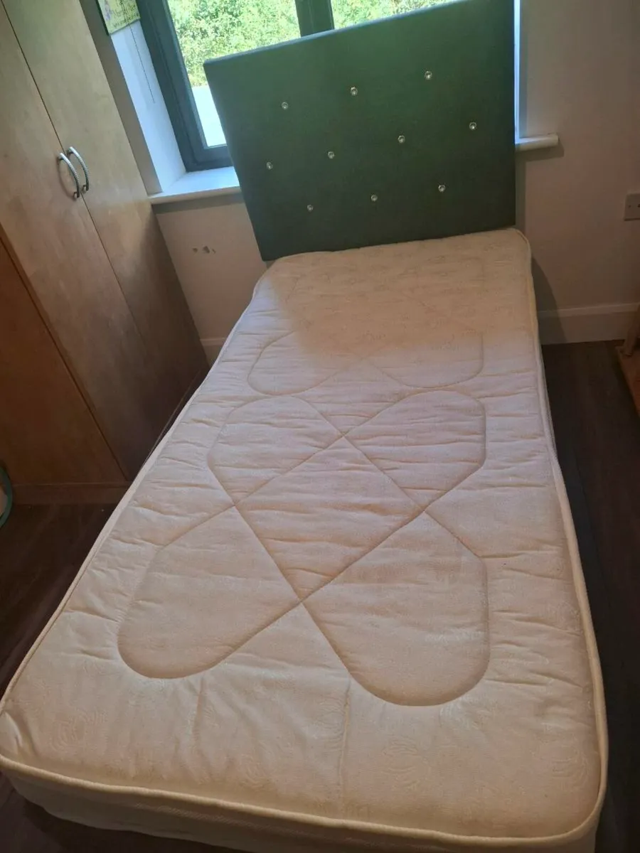 Single bed Diamond studded headboard & mattress. - Image 3