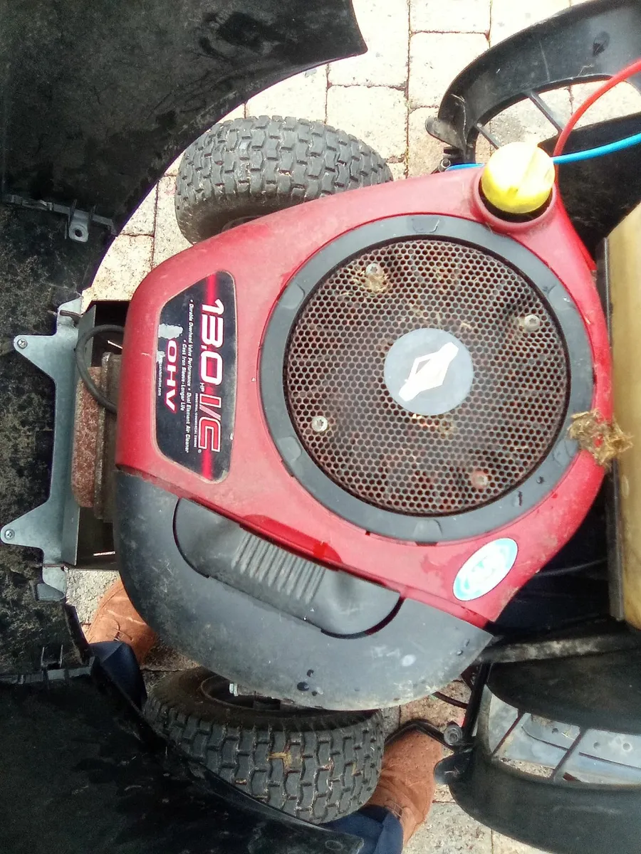Ride on lawnmower - Image 3