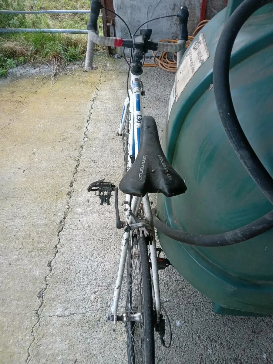 Road bicycle - Image 2
