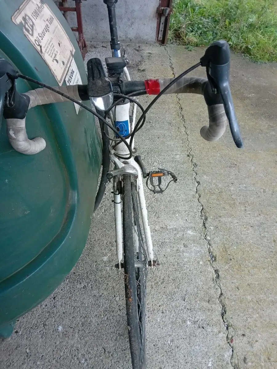Road bicycle - Image 3
