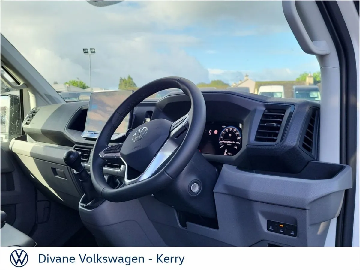 Volkswagen Crafter Highline 35 LWB 140 BHP - Image 4