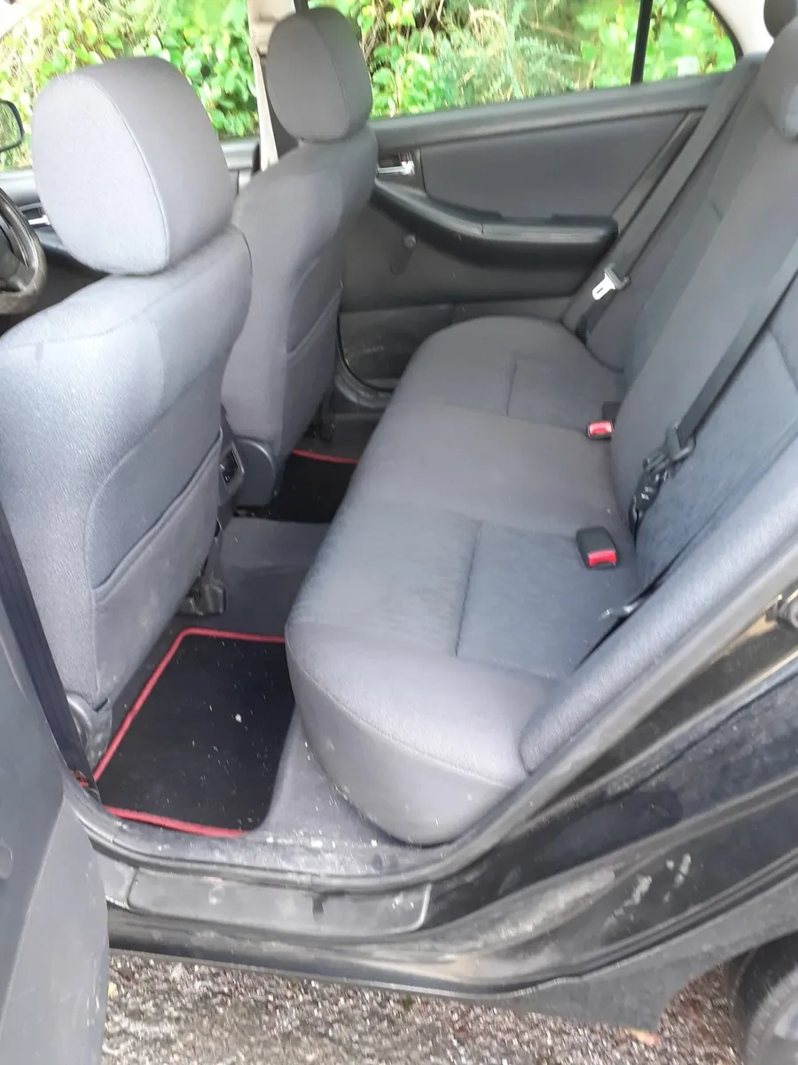 Toyota Corolla 2004 - Image 2