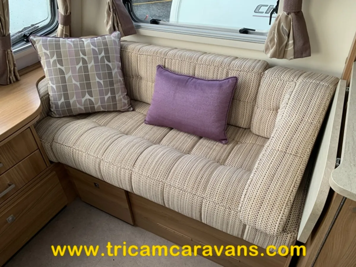2017 Bailey Unicorn Cabrera Fixed Island Bed - Image 3