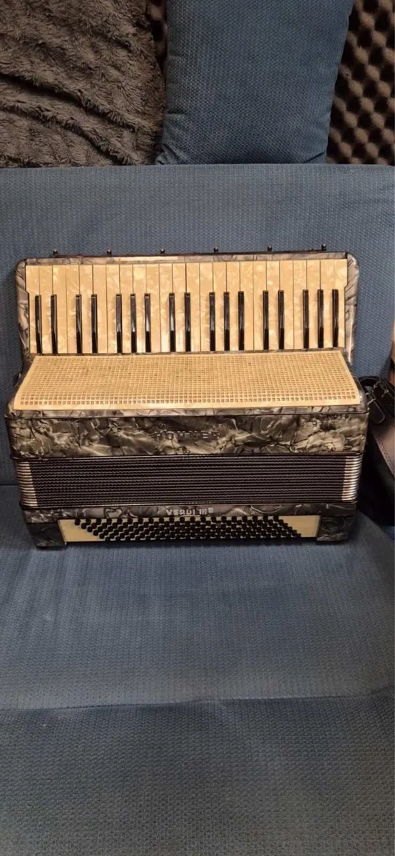Hohner Verdi 3b piano accordion - Image 3