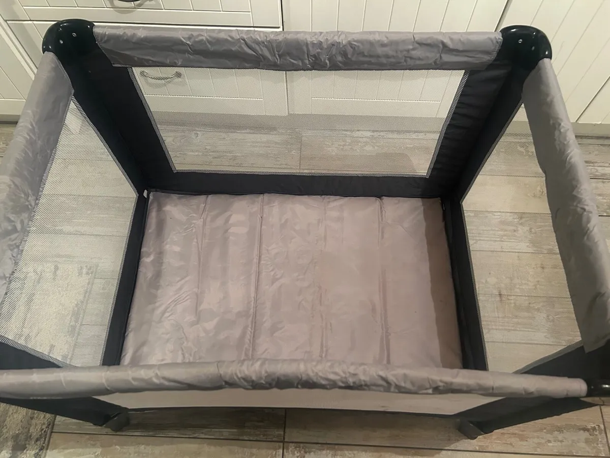 Travel Cot - Image 3