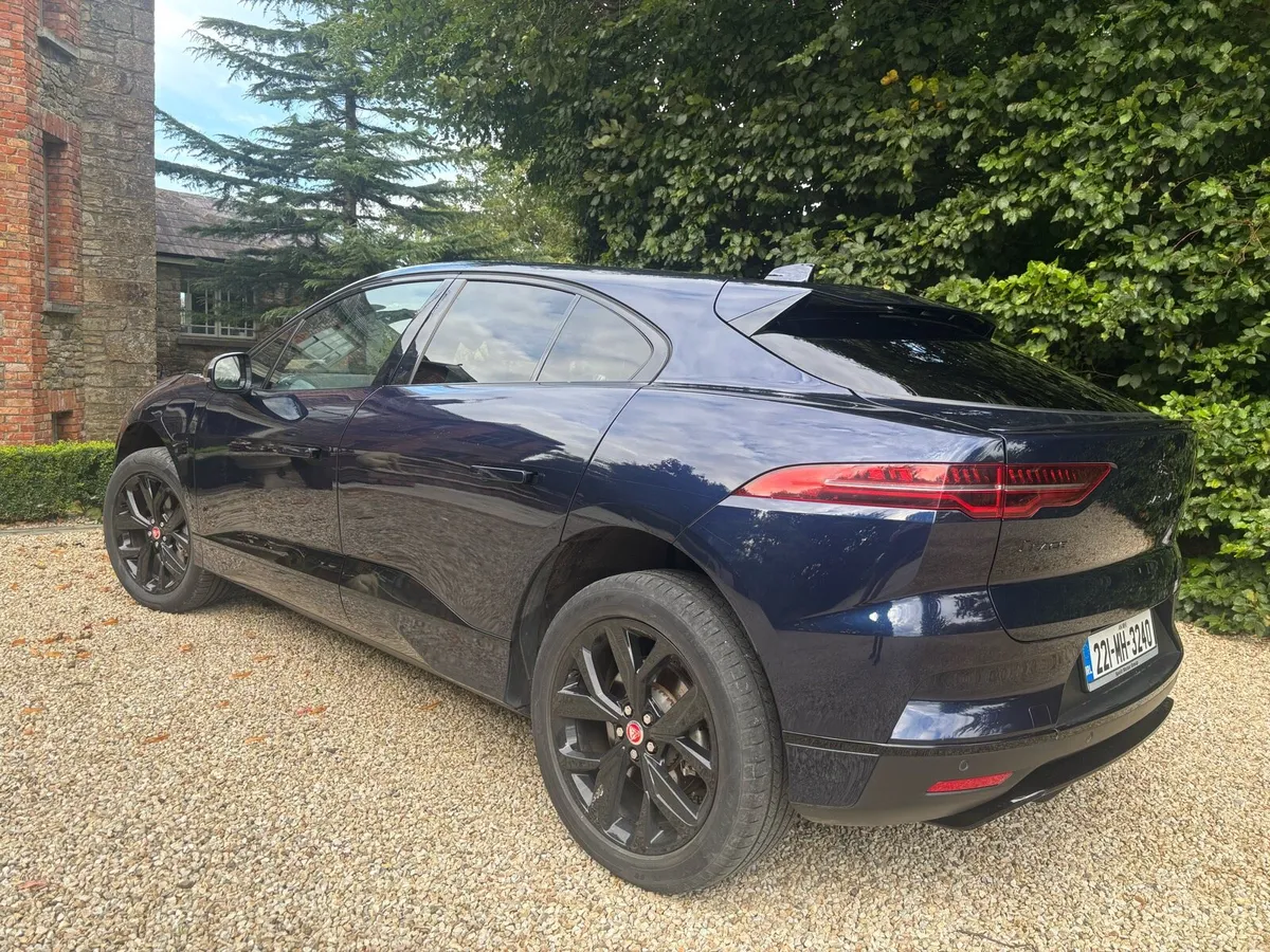 Jaguar IPace EV 400 HSE Black Edition - Image 2