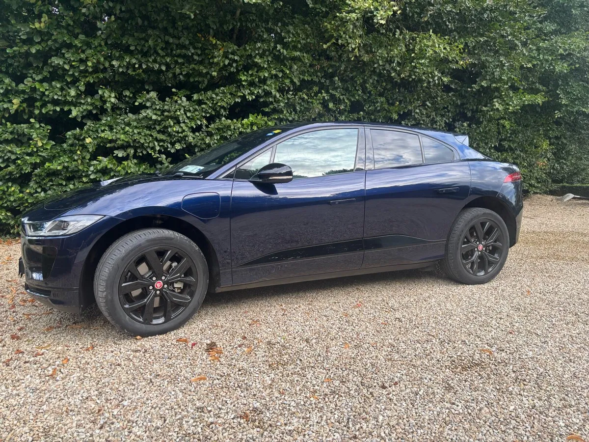 Jaguar IPace EV 400 HSE Black Edition - Image 3