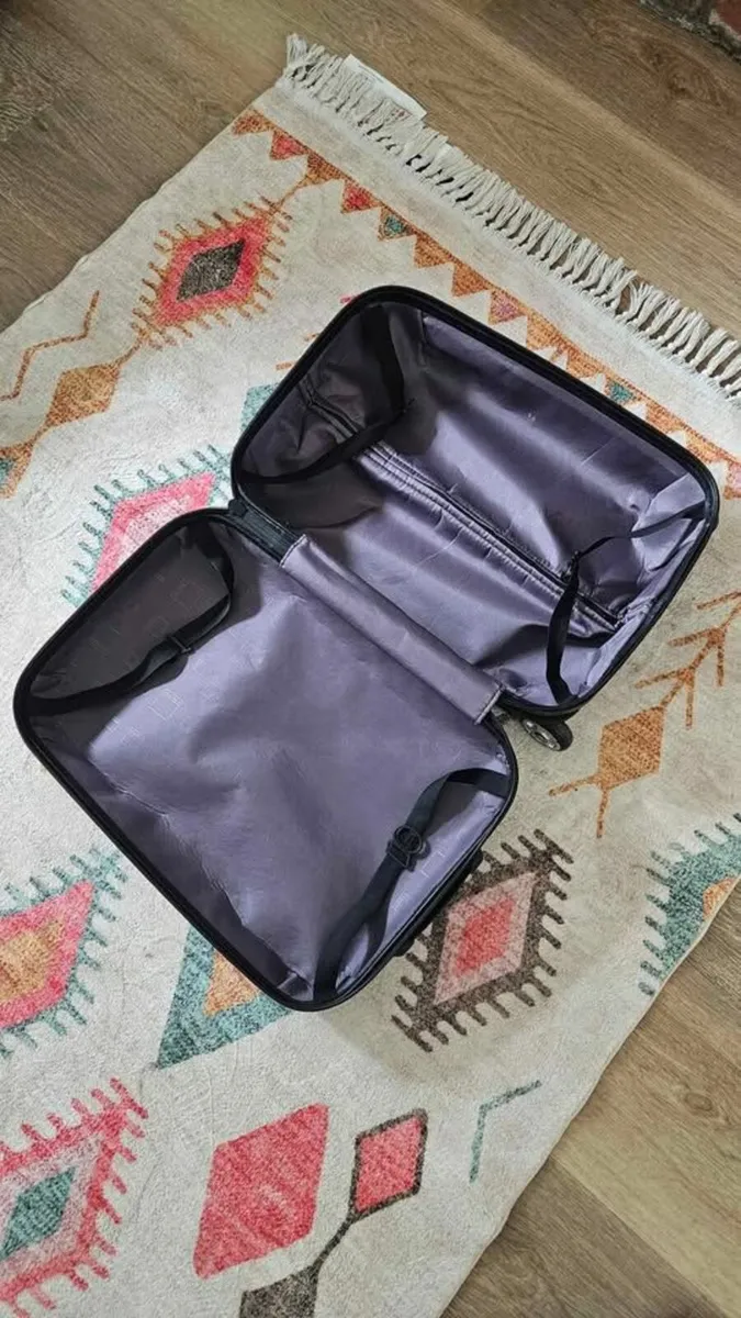 Tripp 2 Wheeled Cabin Hard Shell Bag Suitcase - Image 3
