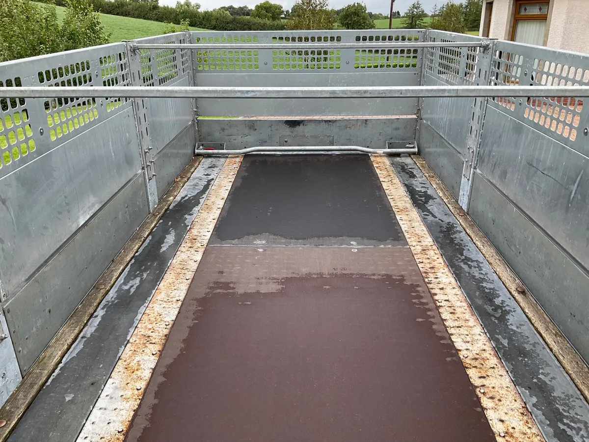 Brian James tilt bed trailer cargo connect - Image 1