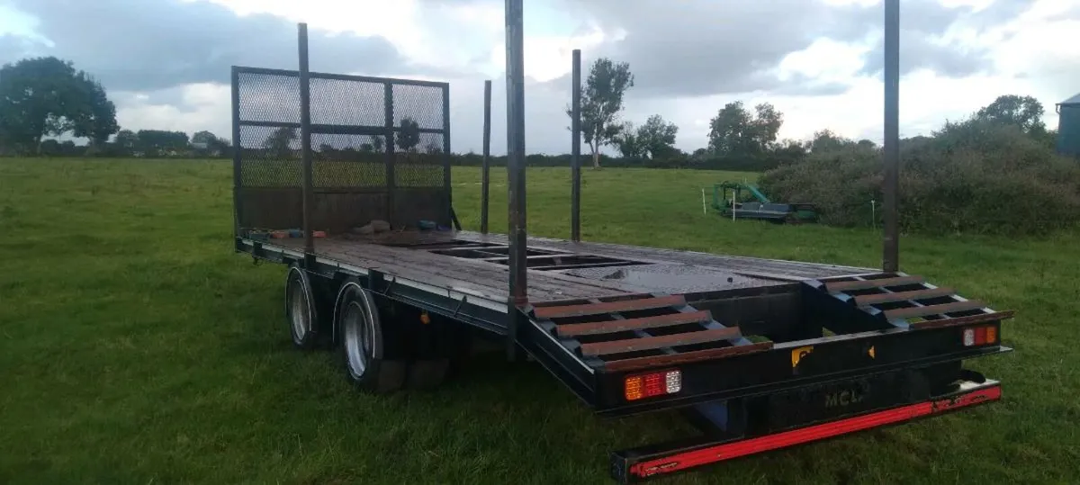 Bale trailer - Image 2