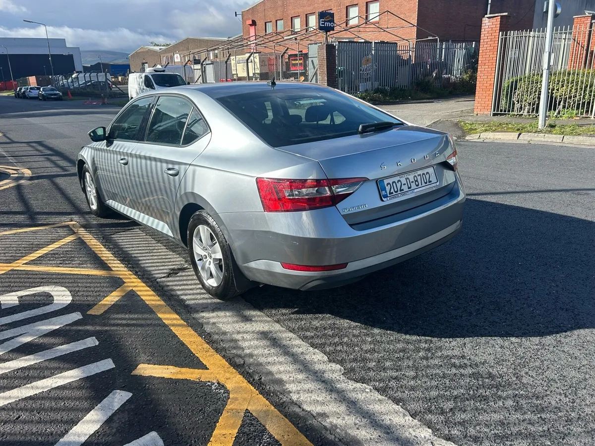 Skoda Superb - Image 4