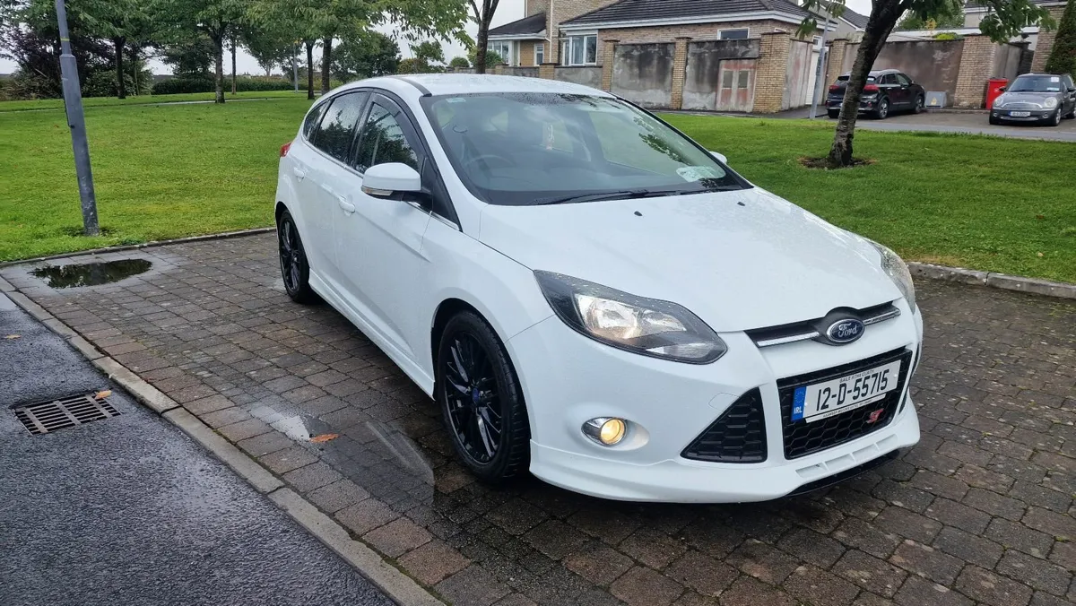 Ford Focus 2012 - Image 1