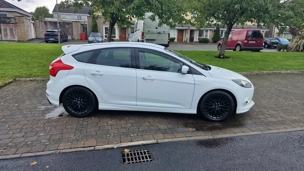Ford Focus 2012 - Image 4