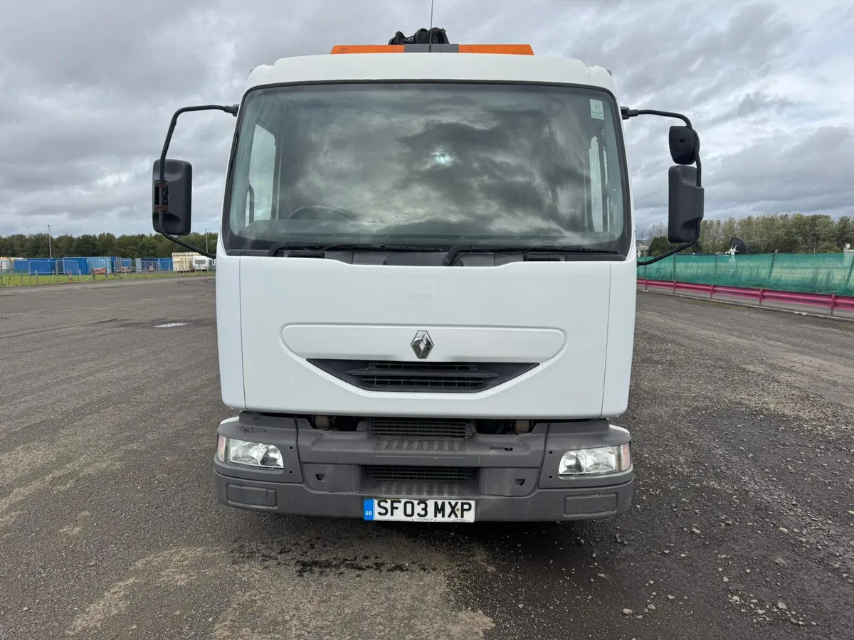 03 Renault Recovery For Sale...Only 29k km - Image 2