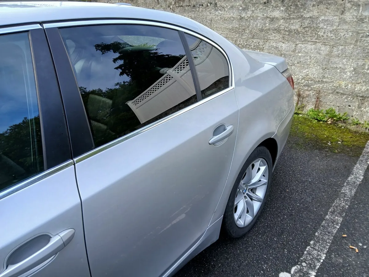 BMW 5-Series - Image 3