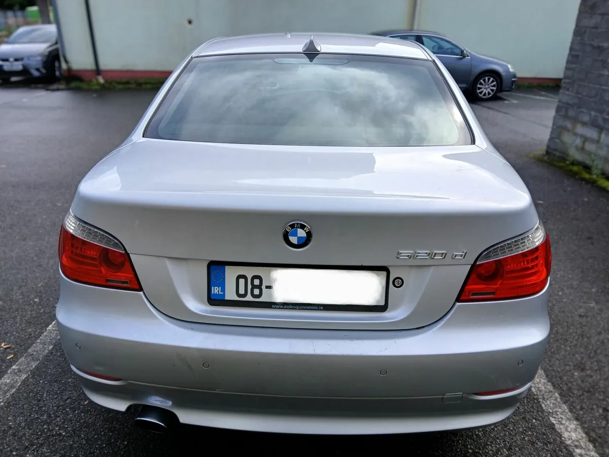 BMW 5-Series - Image 4